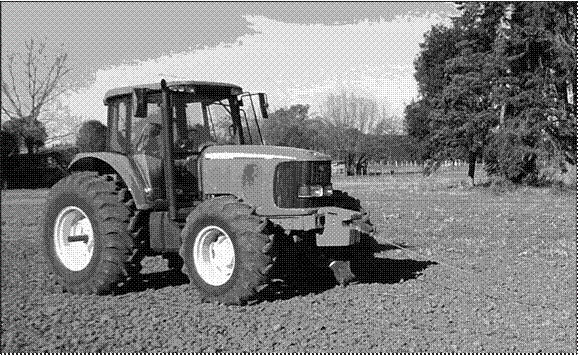 John
Deere 7515, utilizado en todos los tratamientos del ensayo.
